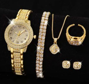 Комплект От 6 Броя Дамски Кварцов златен включващ бижута